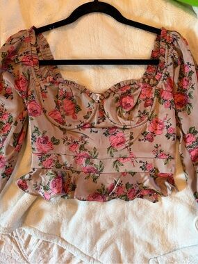 Astr Pink Rose-Print Ruffle-Hem Sweetheart Crop Top